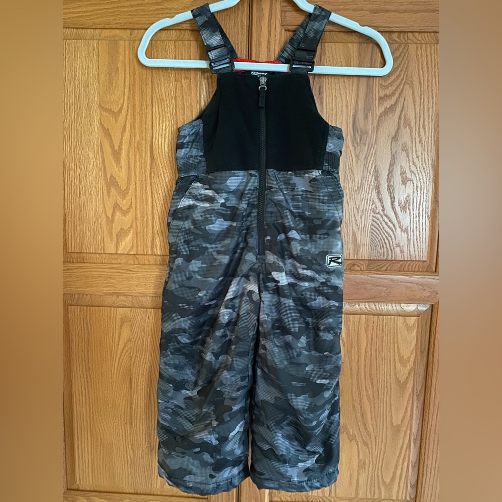 RWay Kids /Toddler Black and Gray Camouflage Snowbib Winter Overalls Size 3T